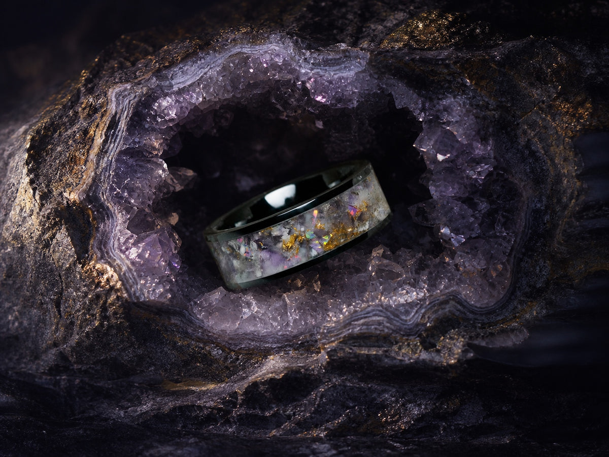Star-Dust Amethyst ring in a dark amethyst geode atelier setting