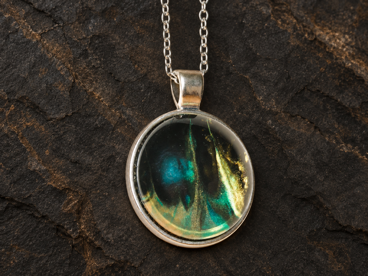 Verdant Rift round pendant and silver link chain front view