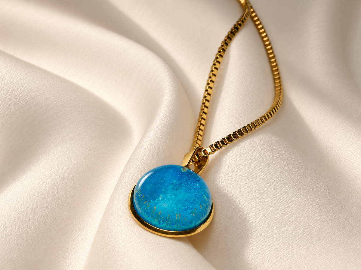 Cerulean Strata Round Pendant Necklace
