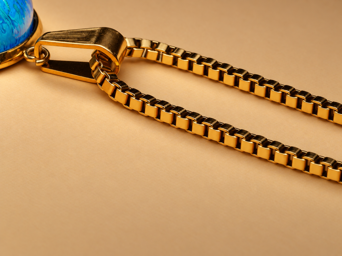 Cerulean Strata Round Pendant Necklace