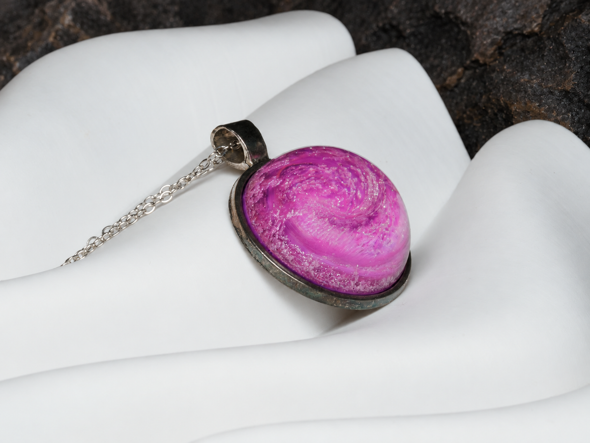 Rose Nebula domed round pendant side detail