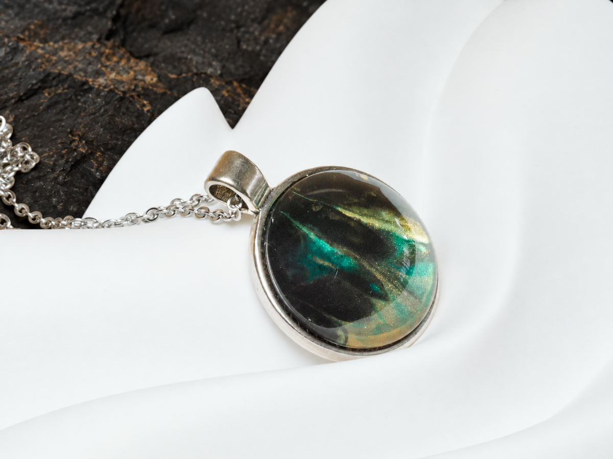 Verdant Rift domed round pendant angled close-up