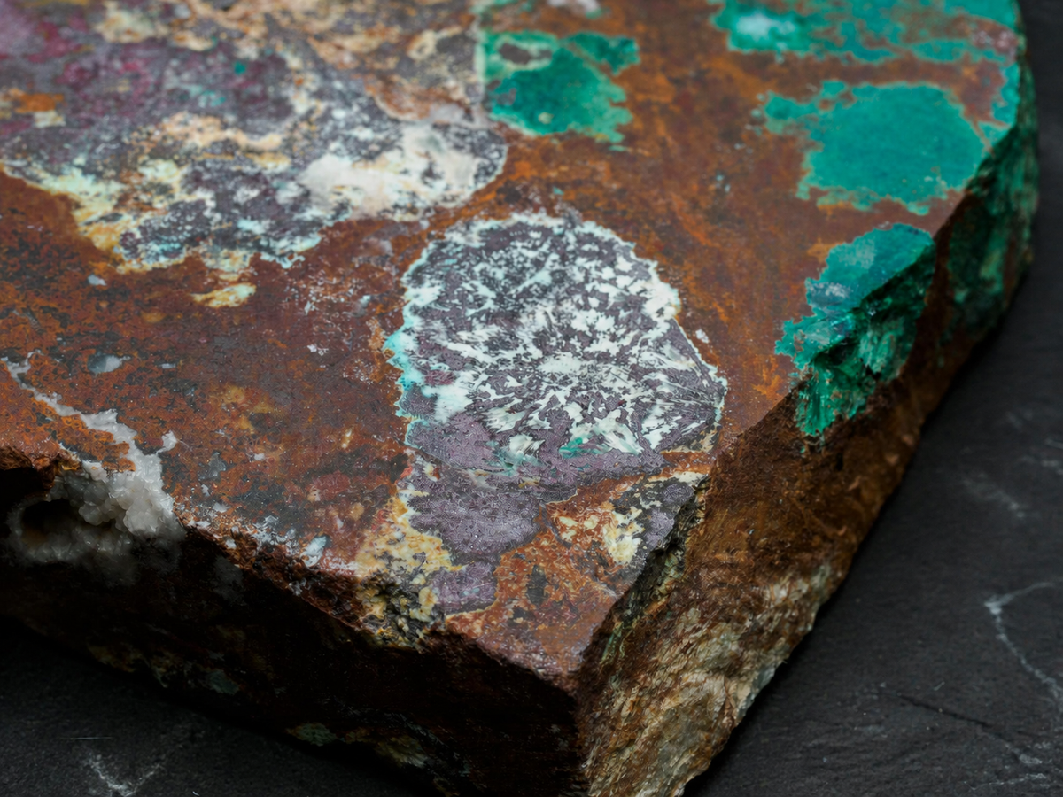 DeGrussa malachite with cuprite, close-up of mineral face
