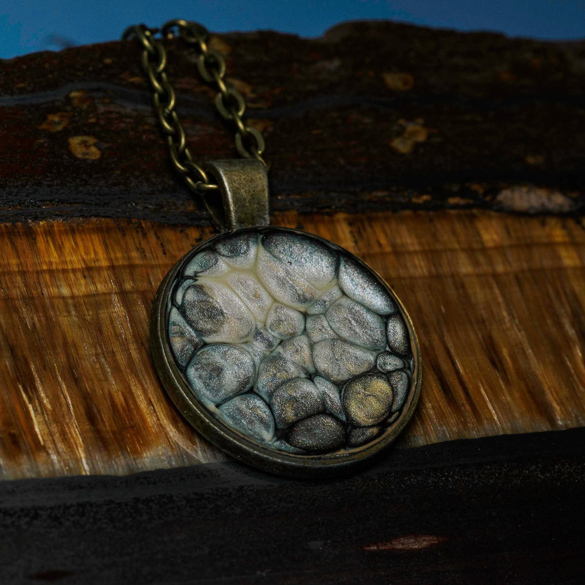 Desert Vein — Quiet Gold pendant necklace