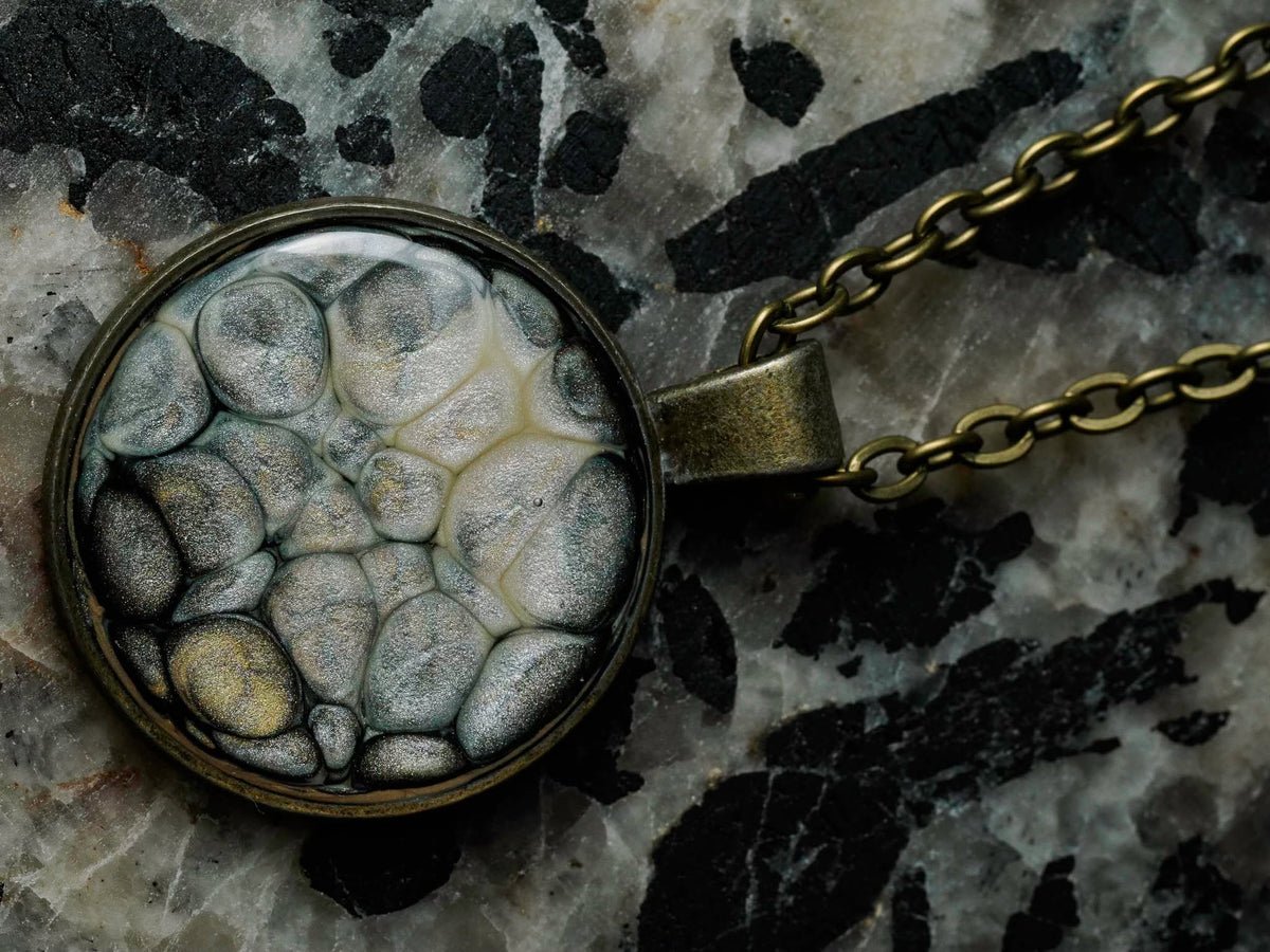 Desert Vein — Quiet Gold pendant necklace
