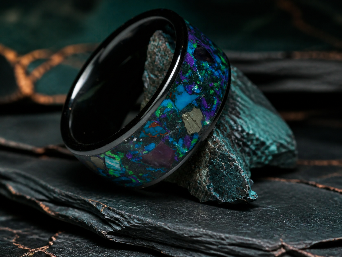 Oceanfire Mosaic ring close-up showing malachite, azurite, chrysocolla, amethyst and pyrite inlay