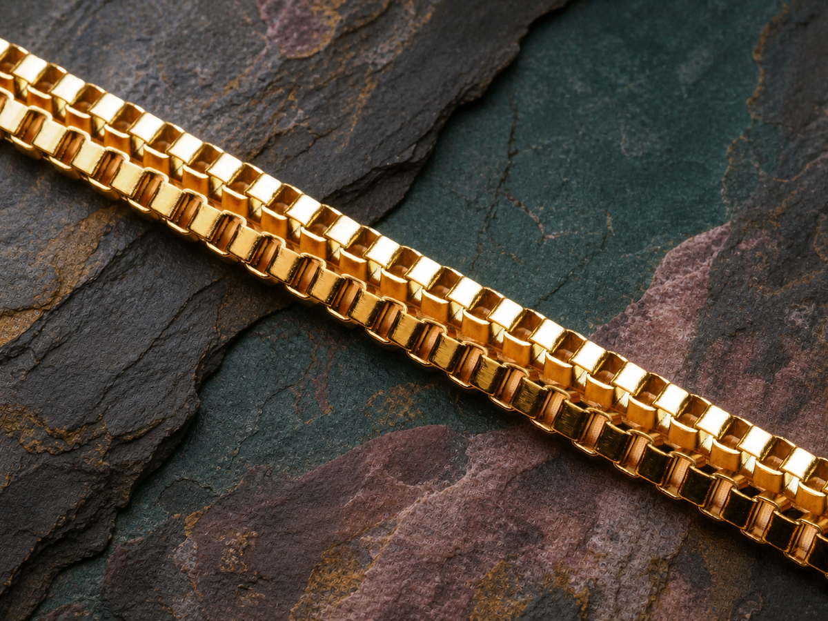 Detailed 18K gold-plated stainless-steel box chain for the Tidal Patina necklace