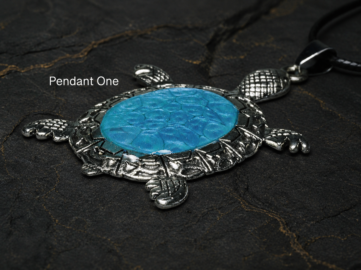 Pendant One turquoise resin turtle pendant close-up